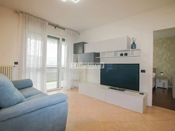 Appartamento bilocale in affitto in Via del Futurismo, Milano