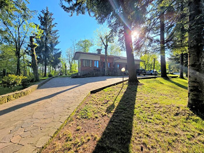 Casa con 7 locali in vendita in Femminamorta, Marliana