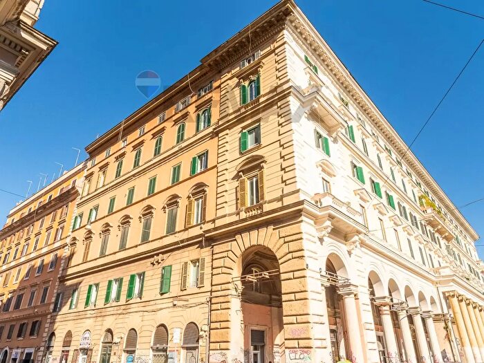 Appartamento trilocale in vendita in Roma