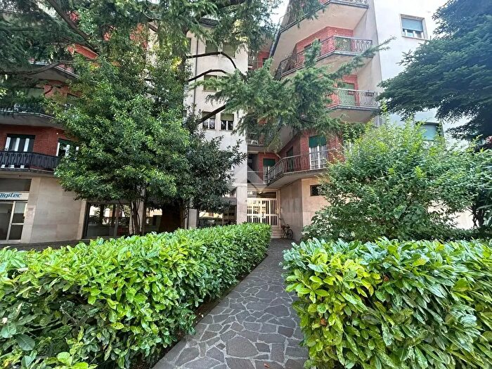 Appartamento quadrilocale in vendita in Via Alessandro Manzoni, Brescia