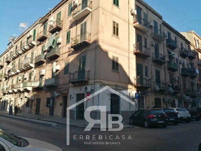 Appartamento bilocale in vendita in Via Vincenzo Mortillaro, Palermo