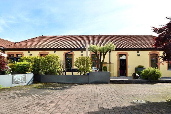 Appartamento con 9 locali in vendita in Torrebelvicino