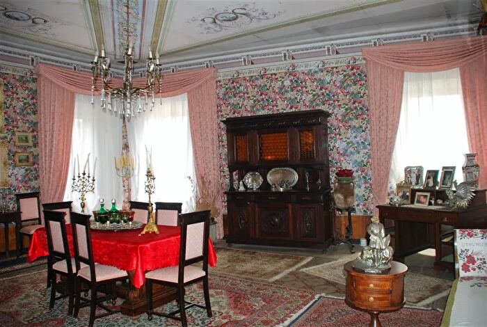 Appartamento con 7 locali in vendita in Piazza della Rocca Montefiascone, Montefiascone