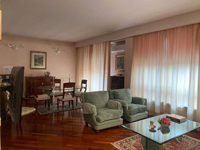 Appartamento con 6 locali in affitto in VIALE FRANCESCO CRUCIOLI, Centro, Teramo