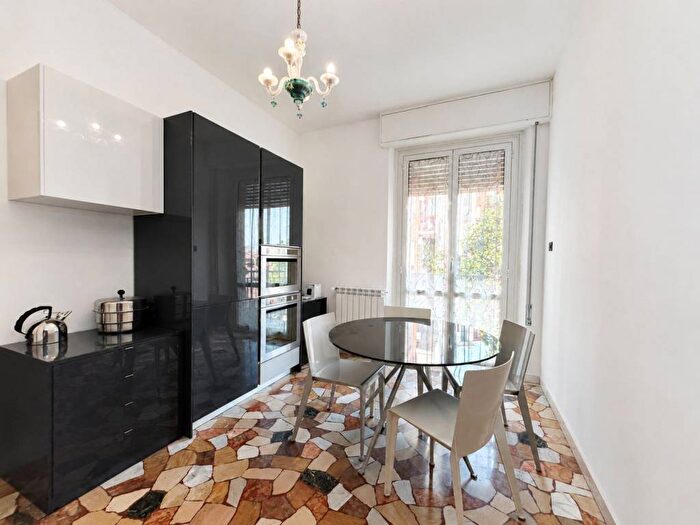 Appartamento quadrilocale in affitto in Via degli Armari, Centro Storico, Ferrara
