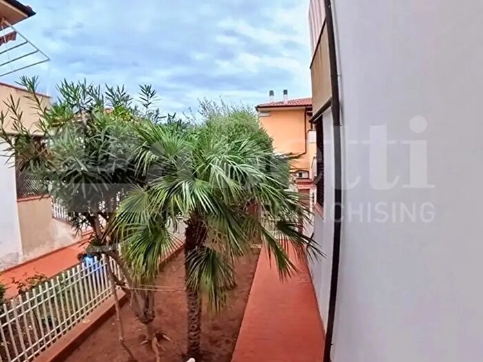 Appartamento quadrilocale in vendita in Via Camerini, Follonica