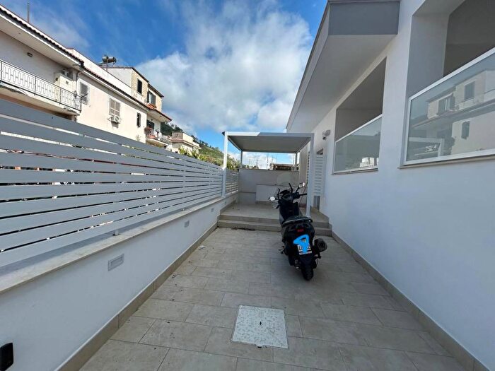 Appartamento bilocale in affitto in Via Alfonso Artiaco, Pozzuoli Alta, Pozzuoli