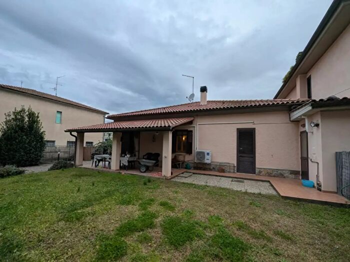 Casa con 5 locali in vendita in Orbetello