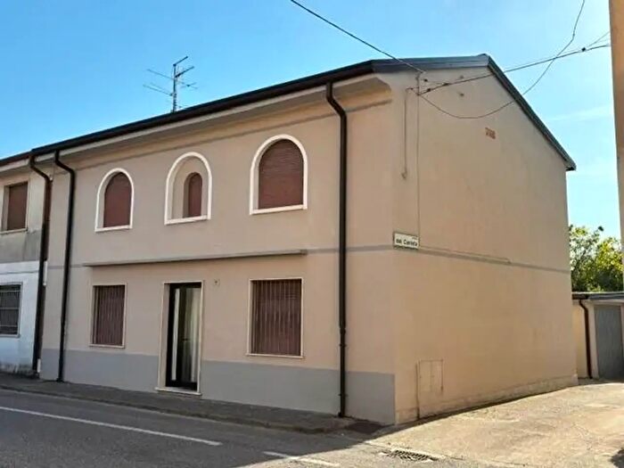 Casa con 8 locali in vendita in Sorga'