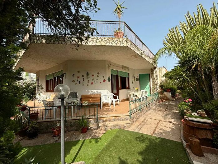 Casa con 7 locali in vendita in Isola Delle Femmine