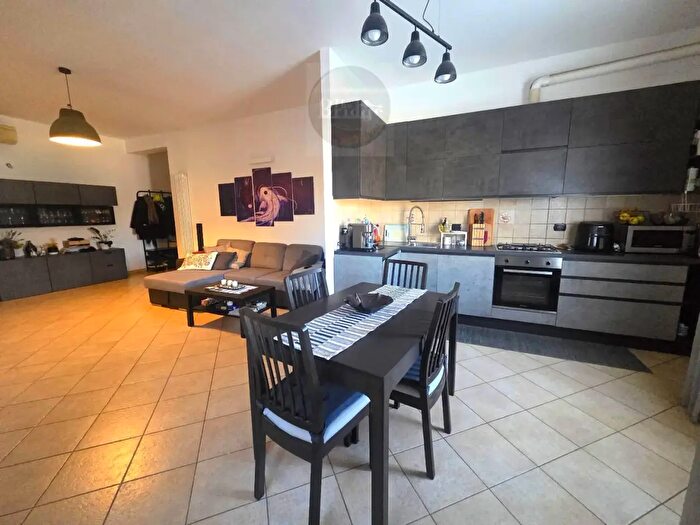 Appartamento quadrilocale in vendita in Via Emilia Ovest, Modena