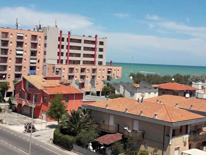 Appartamento trilocale in vendita in Via Litoranea, Mondolfo