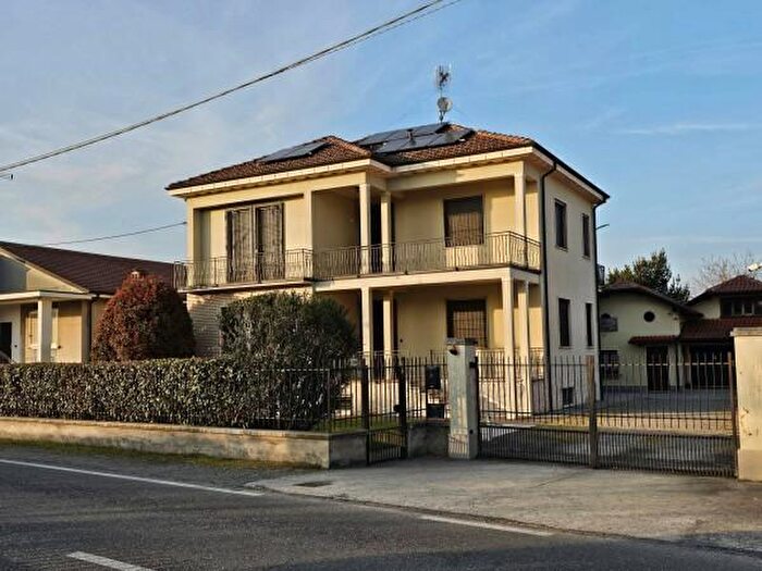 Casa con 5 locali in vendita in Via Natale Riccardi, Pinarolo Po