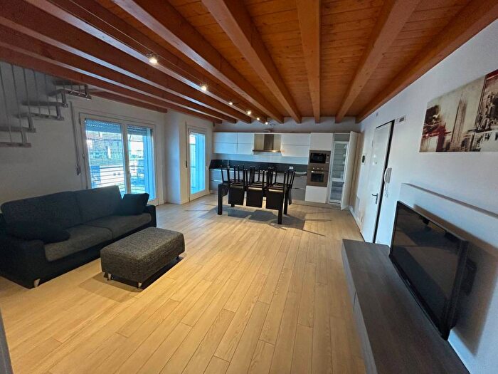 Appartamento con 6 locali in affitto in Centro, Zoppola