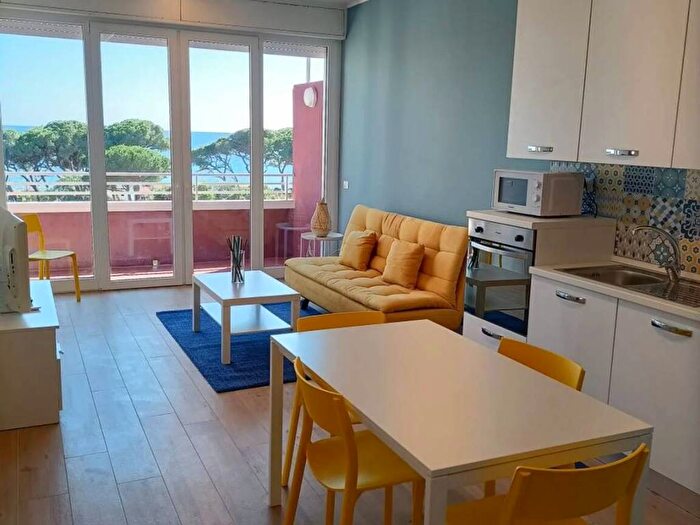 Appartamento trilocale in affitto in Via Litoranea, Zona Nuova Pratoranieri, Follonica