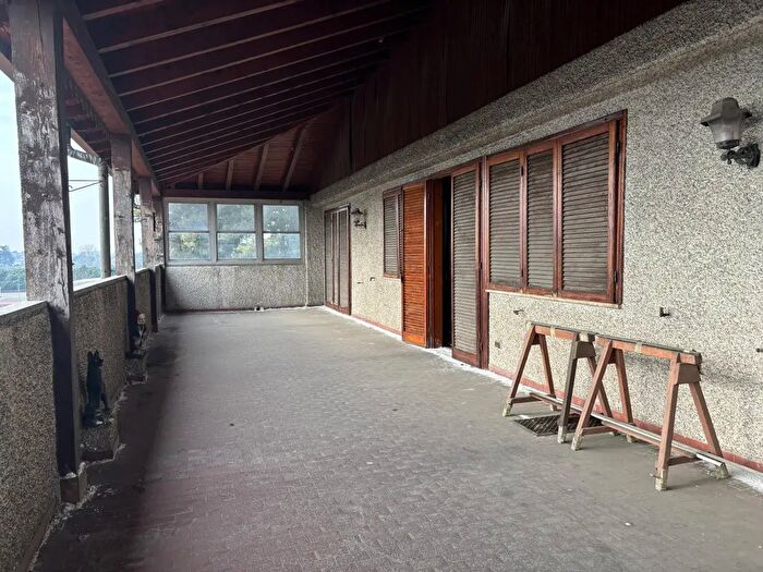 Casa con 8 locali in vendita in Parabiago