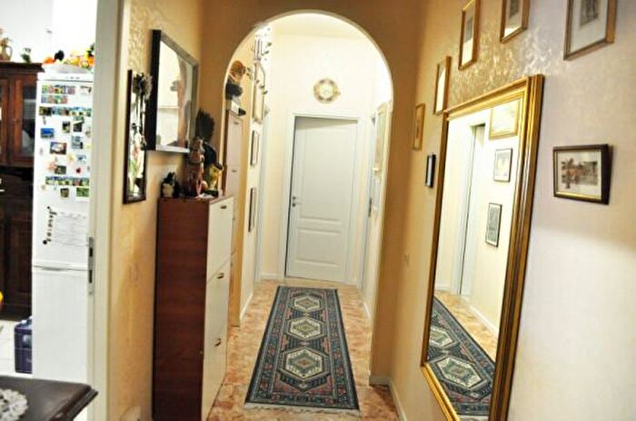 Appartamento con 6 locali in vendita in Via Montegrappa, Jesi