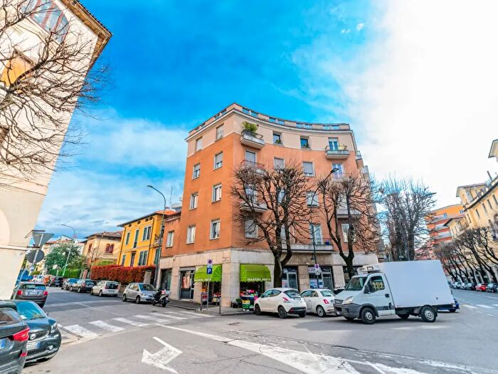 Appartamento quadrilocale in vendita in Via Armando Diaz, Brescia