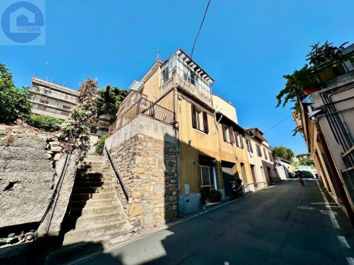 Casa quadrilocale in vendita in Via Grossi Bianchi, Sanremo