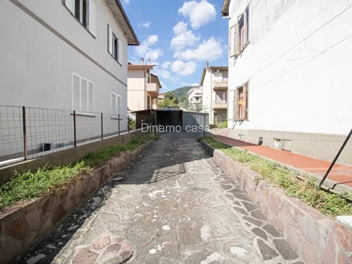 Casa con 5 locali in vendita in Montale