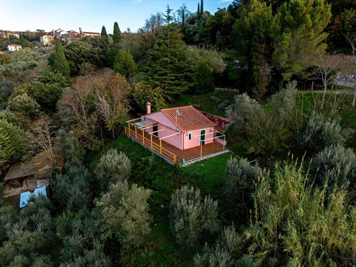 Casa trilocale in vendita in Riparbella