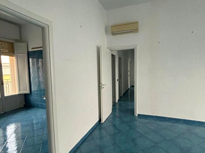 Appartamento con 5 locali in affitto in Via Porto, Centro Storico Teatro Verdi, Salerno