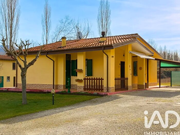 Casa trilocale in vendita in Via Montecchio, Nocera Umbra