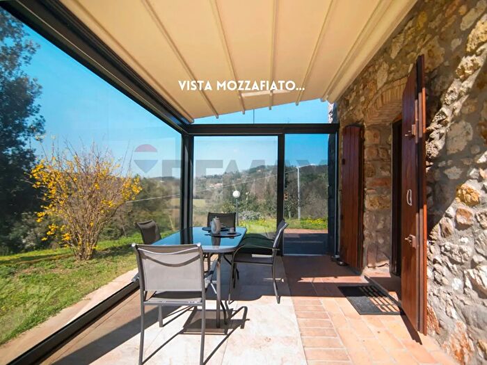 Casa quadrilocale in vendita in Via delle Rocche Snc, Roccastrada