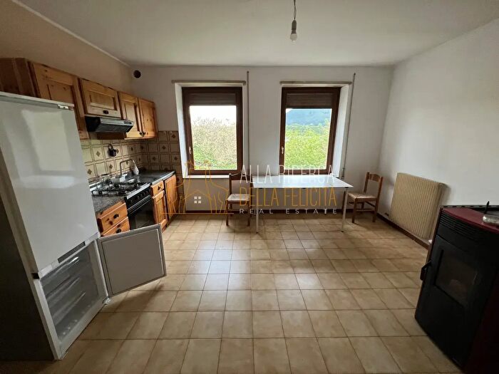 Appartamento quadrilocale in vendita in Via Monte Cimone, Caltrano