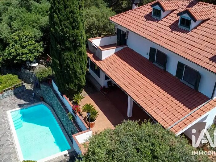 Casa con 13 locali in vendita in Via Postetta, Celle Ligure
