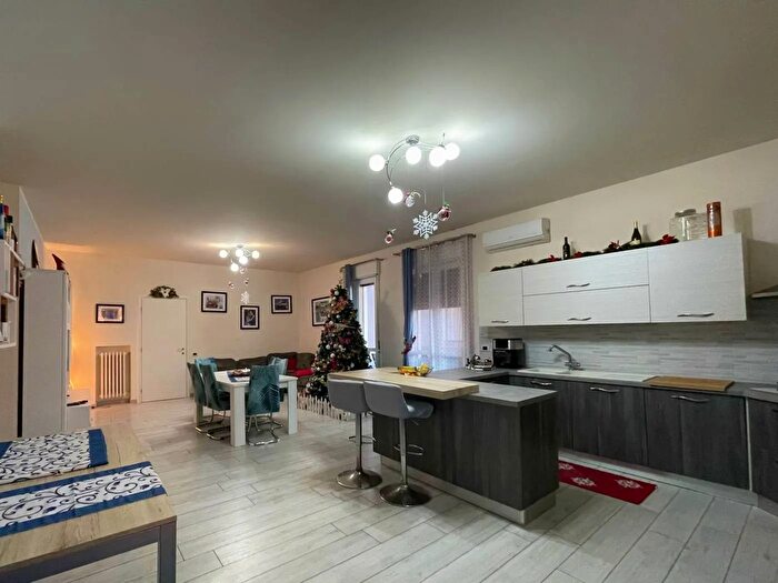 Appartamento trilocale in vendita in Via Trento Tortona Alessandria, Tortona