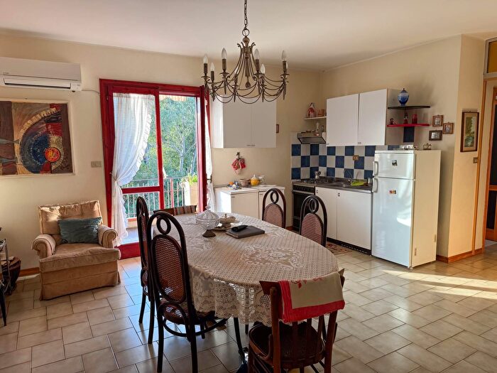 Appartamento trilocale in vendita in Via Spiaggia, Mascali