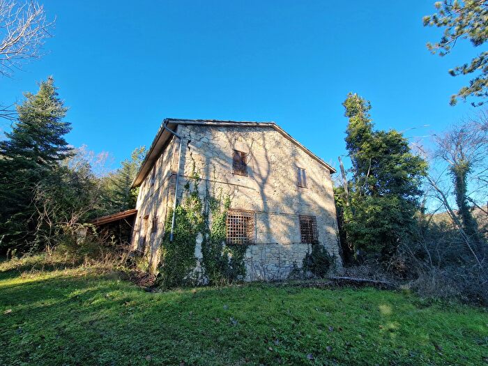 Casa con 6 locali in vendita in Strada di Spiccalonto, Amelia