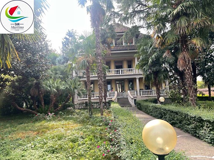 Appartamento quadrilocale in affitto in Via Giacomo Leopardi, Centro, Magenta