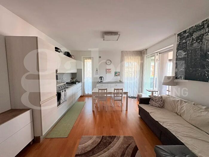 Appartamento trilocale in vendita in Via Quasimodo, Bari