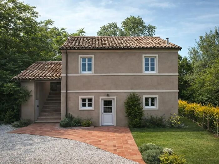 Casa con 8 locali in vendita in Contrada Frasca, Agugliano