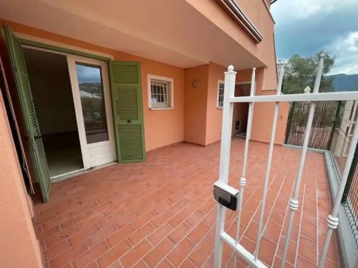 Appartamento trilocale in vendita in Sarzana