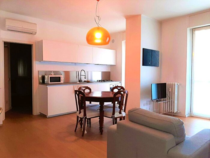 Appartamento bilocale in affitto in Via dei Guarneri, Milano