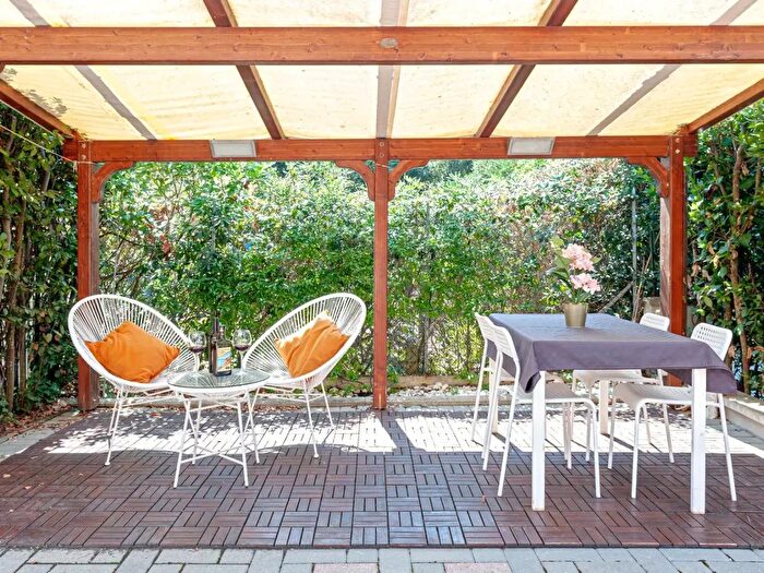 Appartamento trilocale in affitto in Via Acacie, Pisa