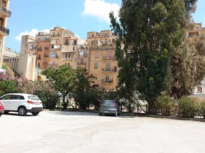 Appartamento con 5 locali in vendita in Salemi