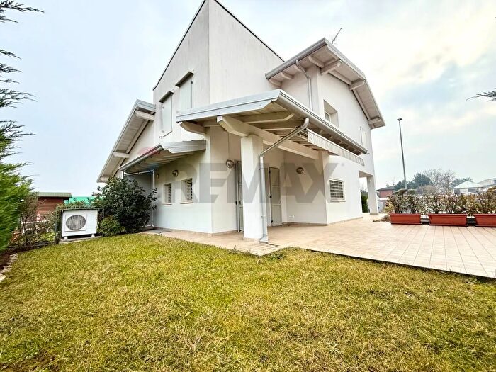 Casa quadrilocale in vendita in Via Liguria, Poncarale