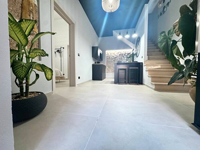 Casa con 5 locali in affitto in Cortile Romeo, Centro, Avola