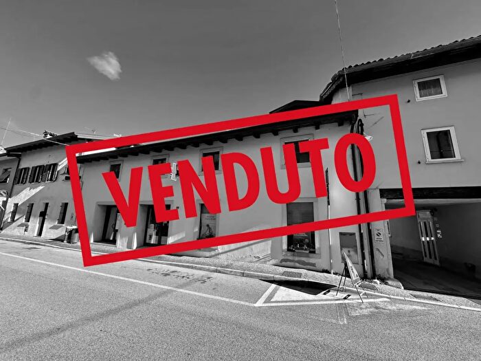 Appartamento quadrilocale in vendita in Via Roma, Chiopris Viscone
