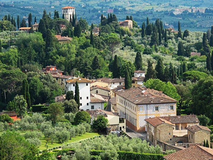 Appartamento con 5 locali in affitto in Piazzale Michelangelo, Michelangelo Poggio Imperiale, Firenze