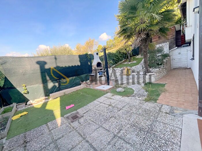 Appartamento con 5 locali in affitto in Sirolo