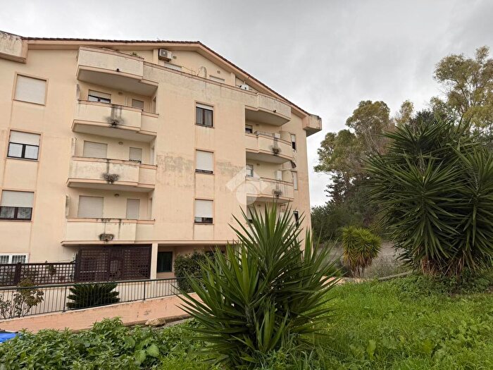 Appartamento trilocale in vendita in Via Carmelo Floris, Sassari