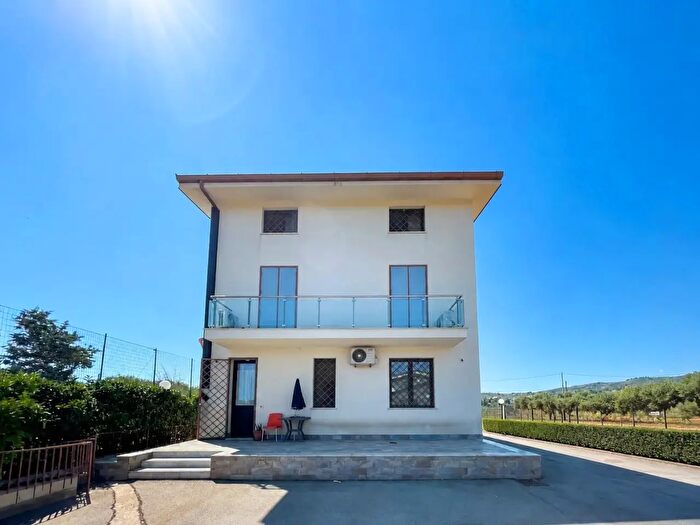 Casa con 12 locali in vendita in Via Giovanni Guareschi, Santa Flavia