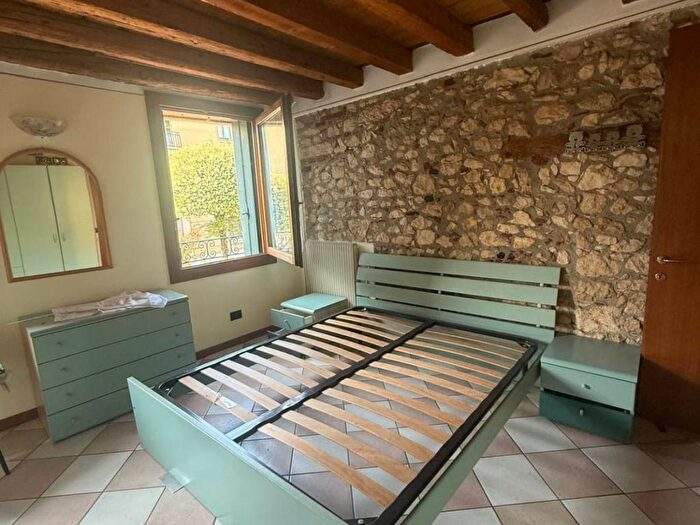 Appartamento bilocale in affitto in Via Novembre, Montecchio Maggiore Alte Ceccato, Montecchio Maggiore