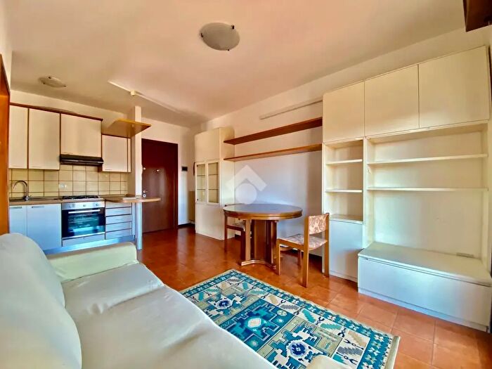 Appartamento trilocale in vendita in Via Monte Grappa, Caerano Di San Marco