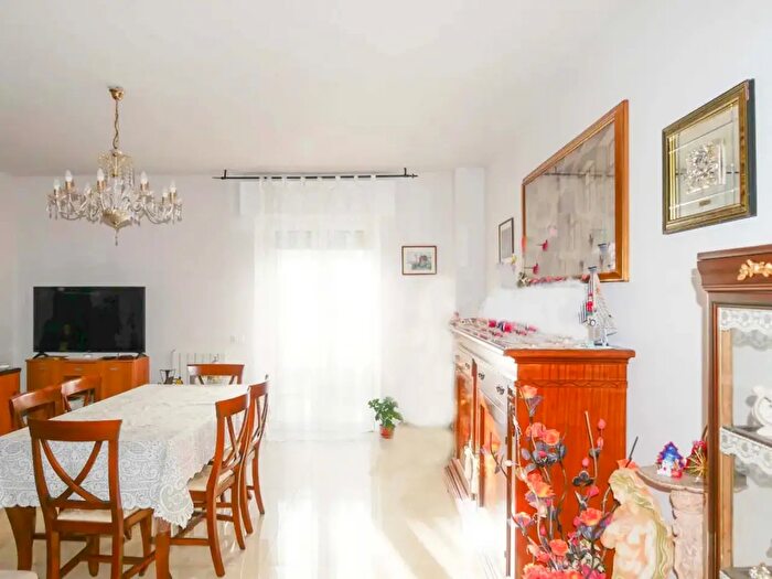 Appartamento quadrilocale in vendita in Via Giulio Cesare, Vasto